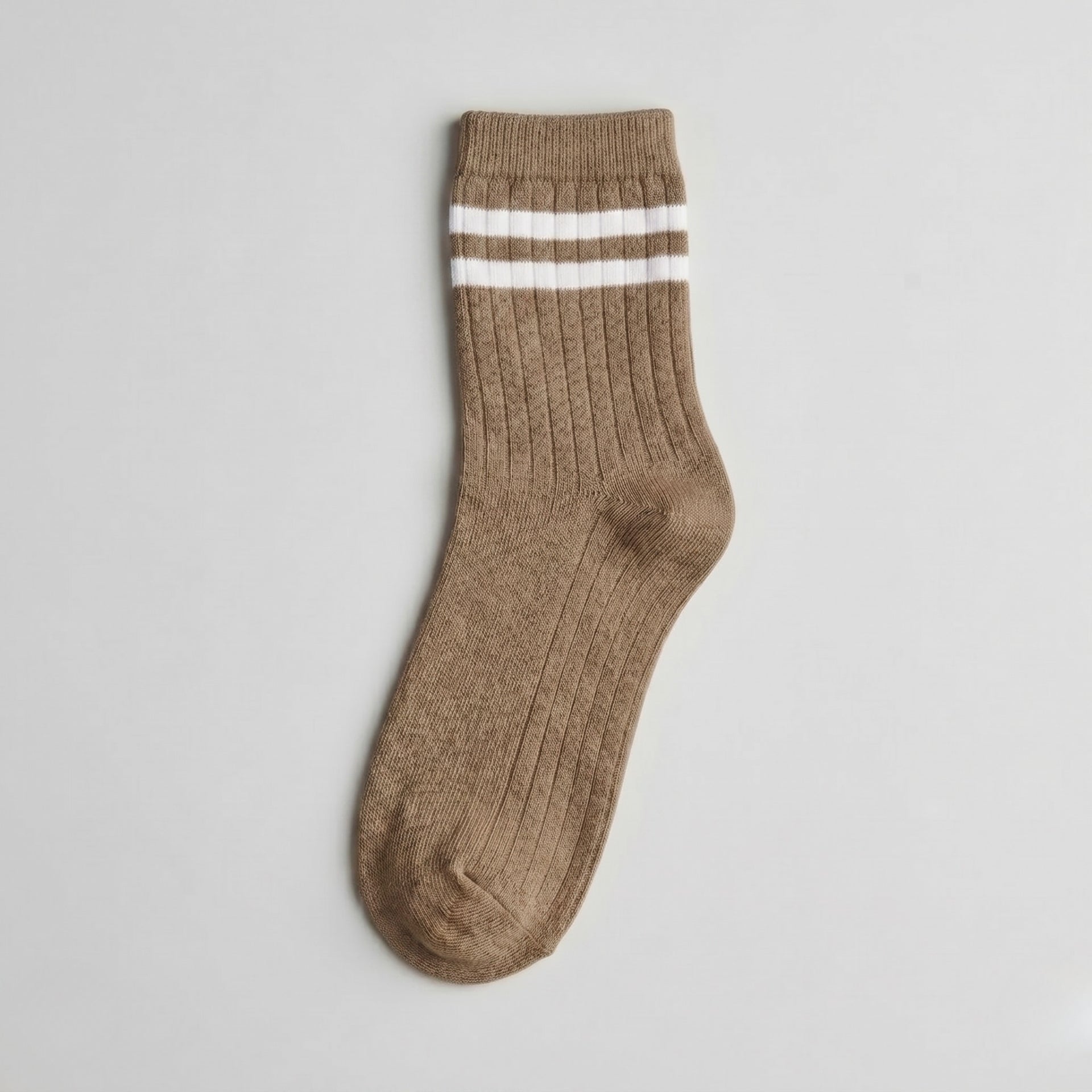 Retro Crewsocks „Earthy Hearth Glow“ – Gestreifte Socken in Schokobraun (Gr. 39-42)