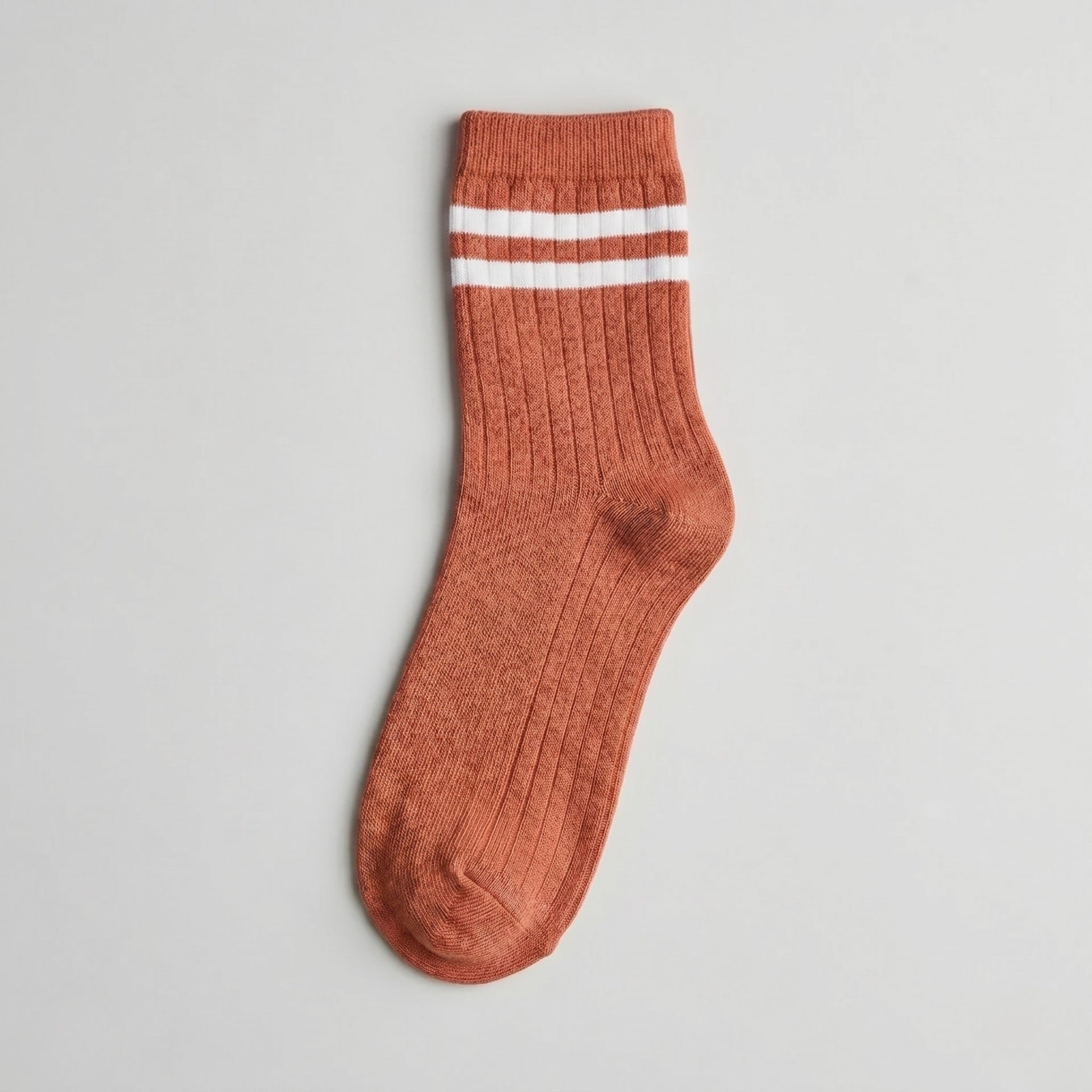 Retro Crewsocks „Faded Rose Dusk“ – Gestreifte Socken in Terracotta (Gr. 39-42)
